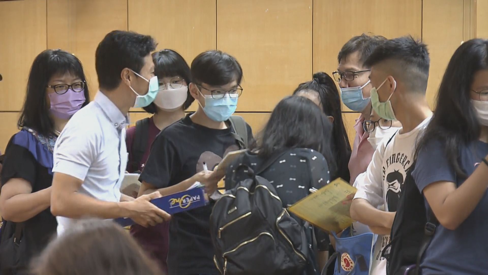 中學文憑試放榜　有學生稱不會考慮海外升學