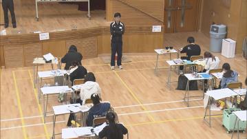 文憑試筆試開考 考生須用「報到易」自行簽到