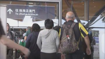 長假第二日續見出境人潮 市民即日來回避出行高峰