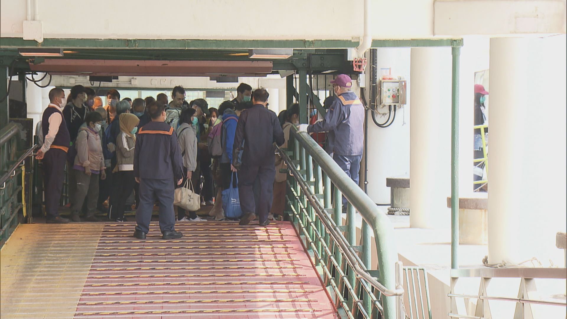 復活節長假期開始　多人往離島郊遊遠足