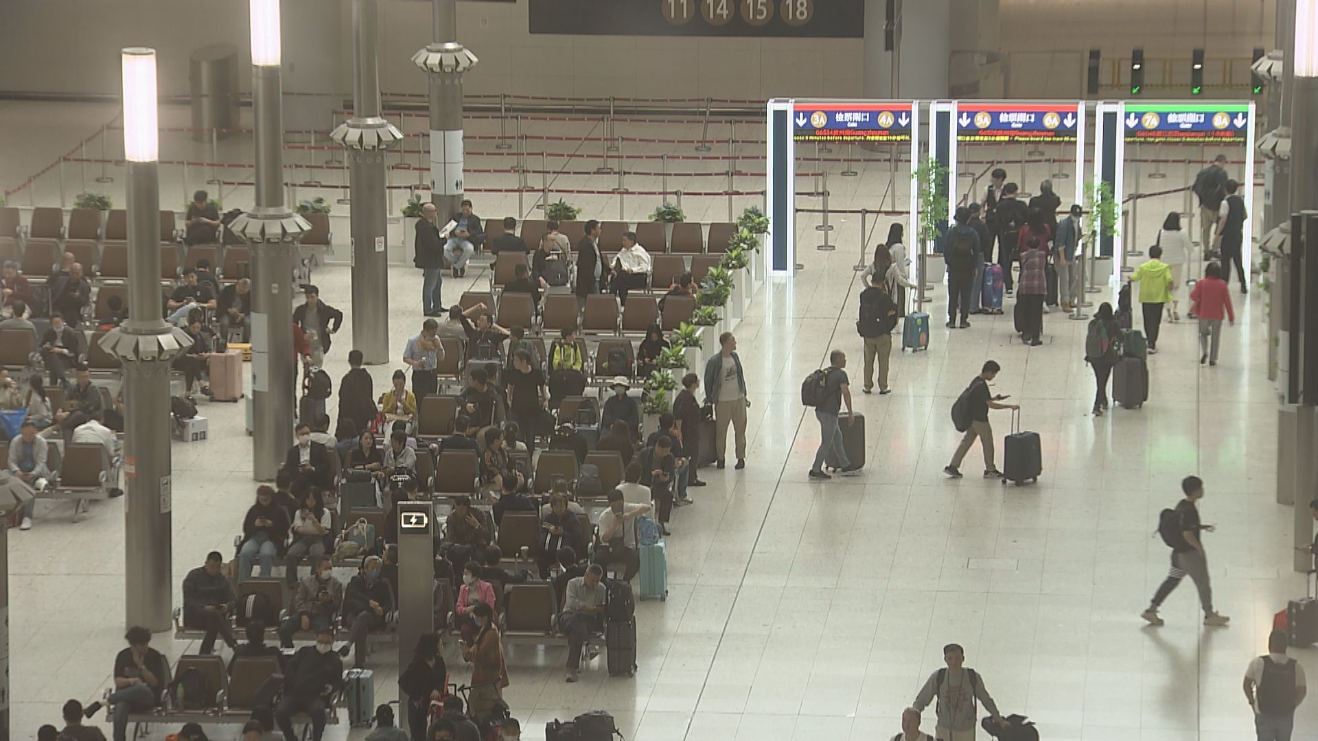 復活節假期｜入境處料約604萬人次出入境　旅議會：約3000團出發高鐵佔逾半