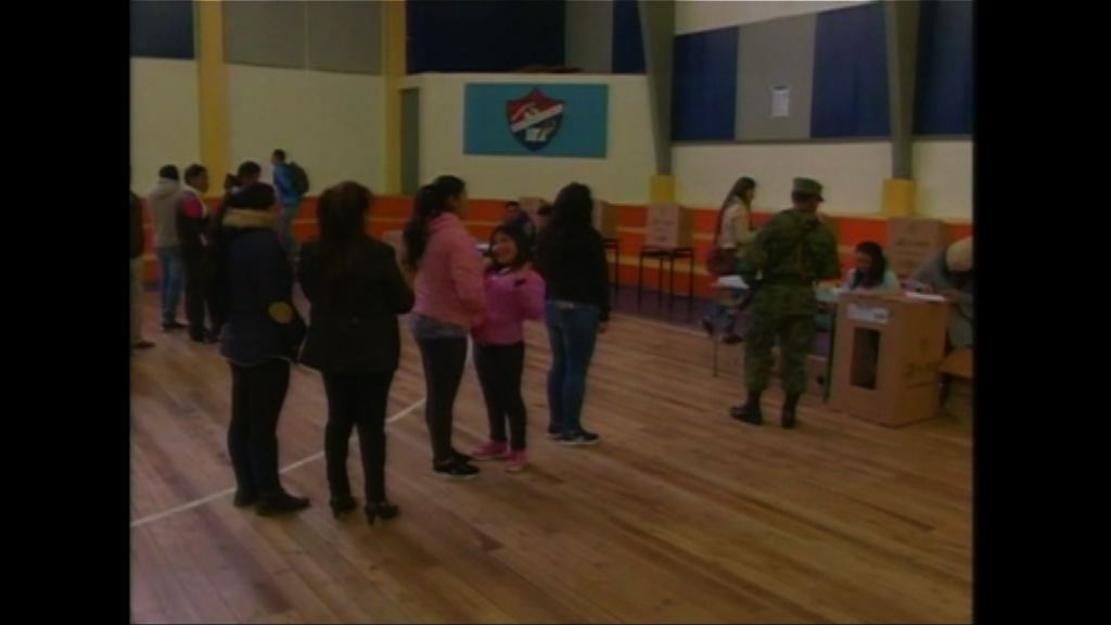 厄國就是否禁總統無限期連任公投