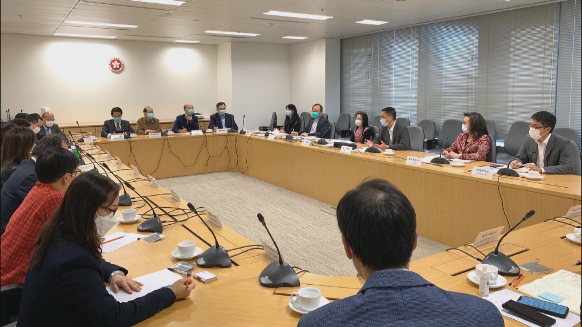 教育局與中小學校長開會　傾向分階段復課