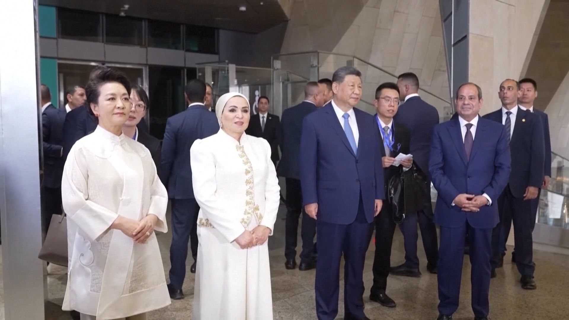 習近平夫婦到訪開羅大埃及博物館