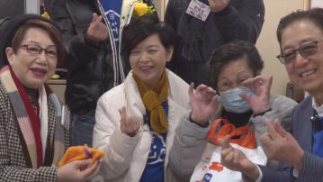 何永賢落區到長沙灣蘇屋邨探訪