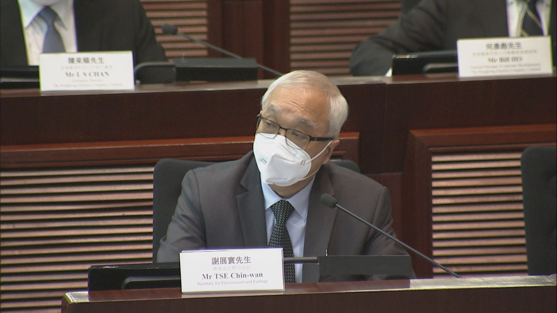 謝展寰︰無意隱瞞或淡化電費加幅