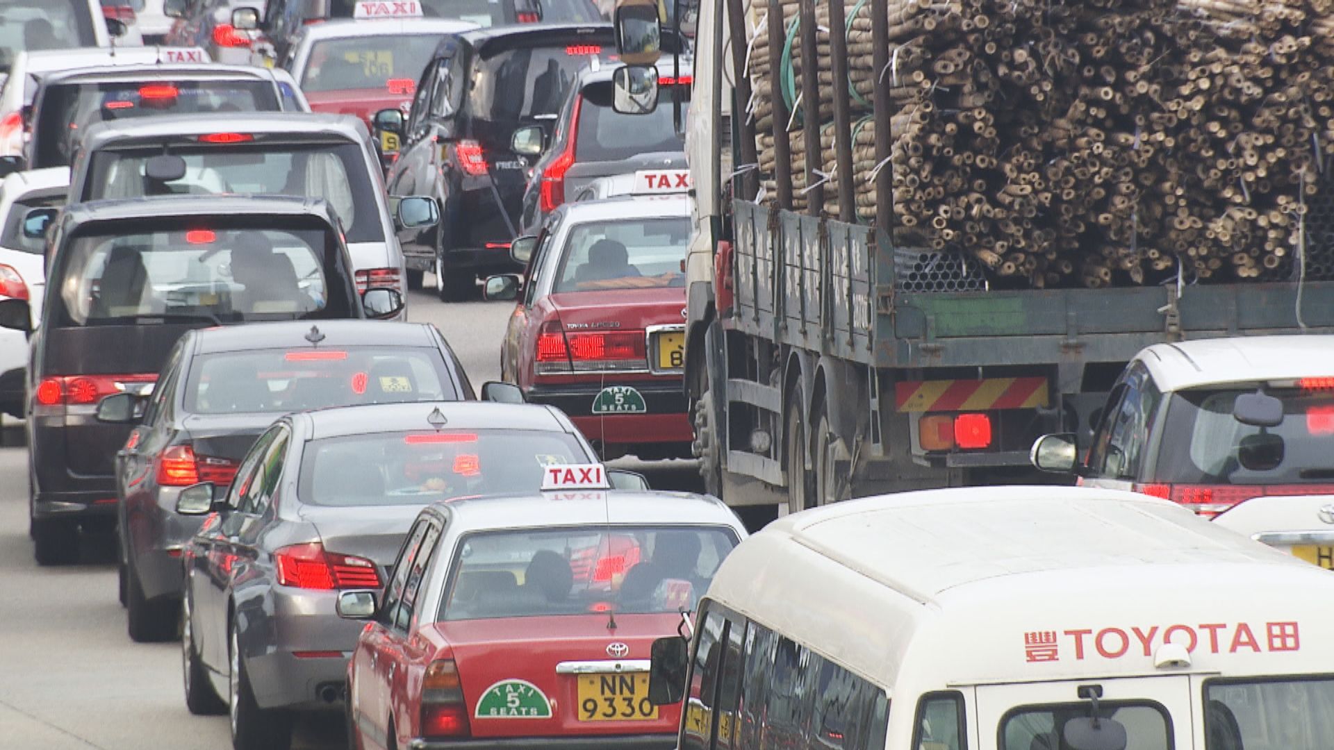 政府推電動車普及化路線圖　2050年前全港車輛零排放
