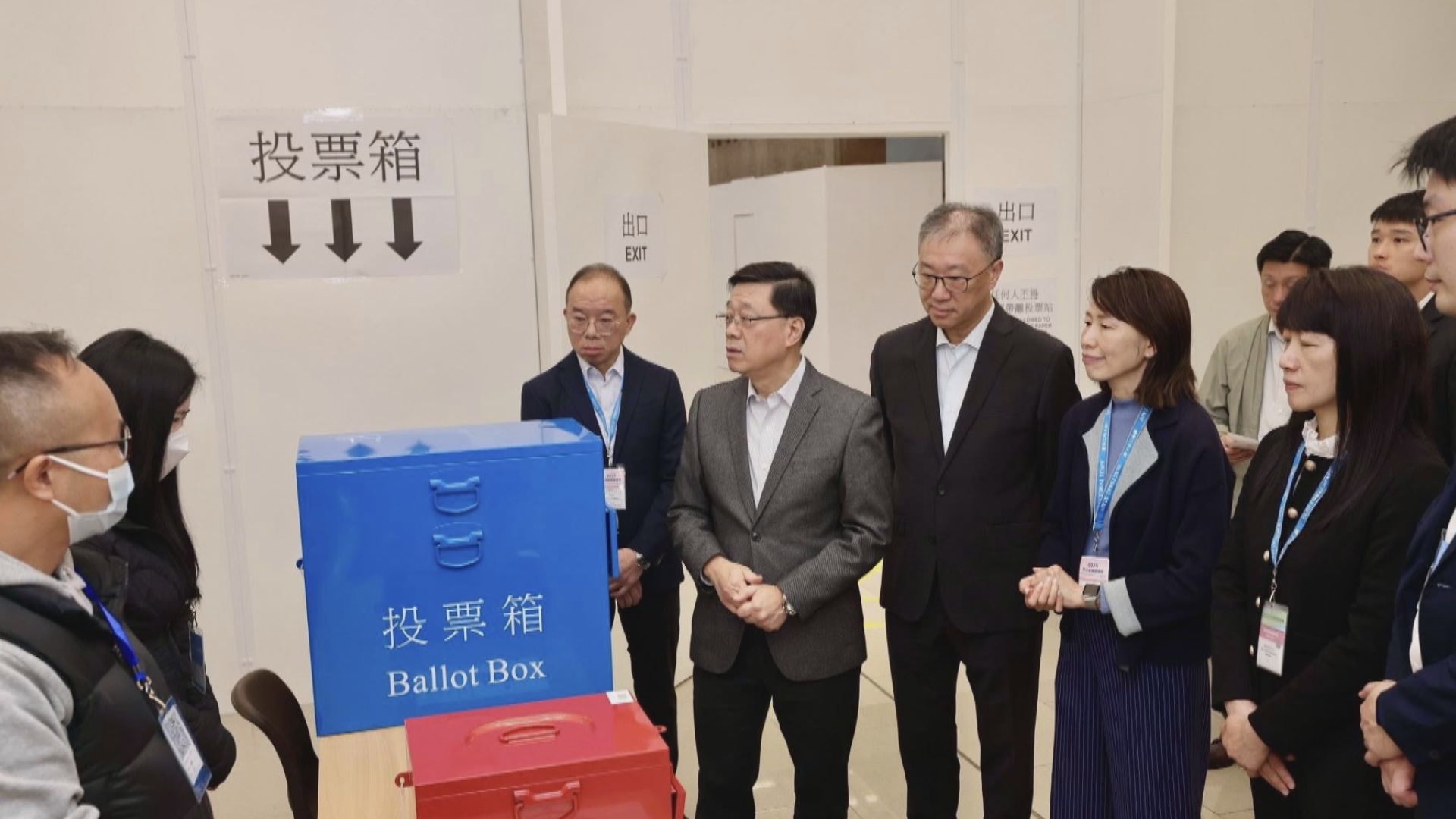 立法會選舉｜李家超視察票站準備情況　呼籲市民踴躍投票