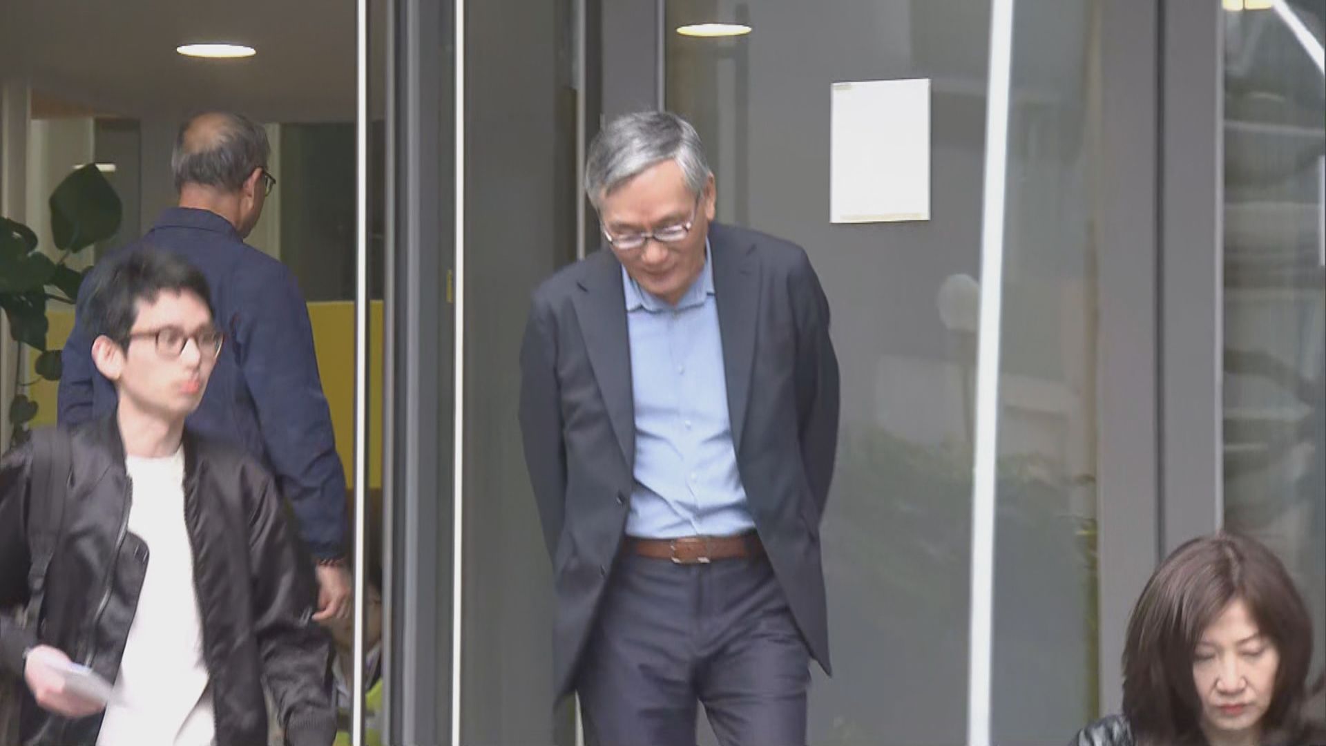 立法會選舉｜終院首席法官張舉能等人到山頂票站投票