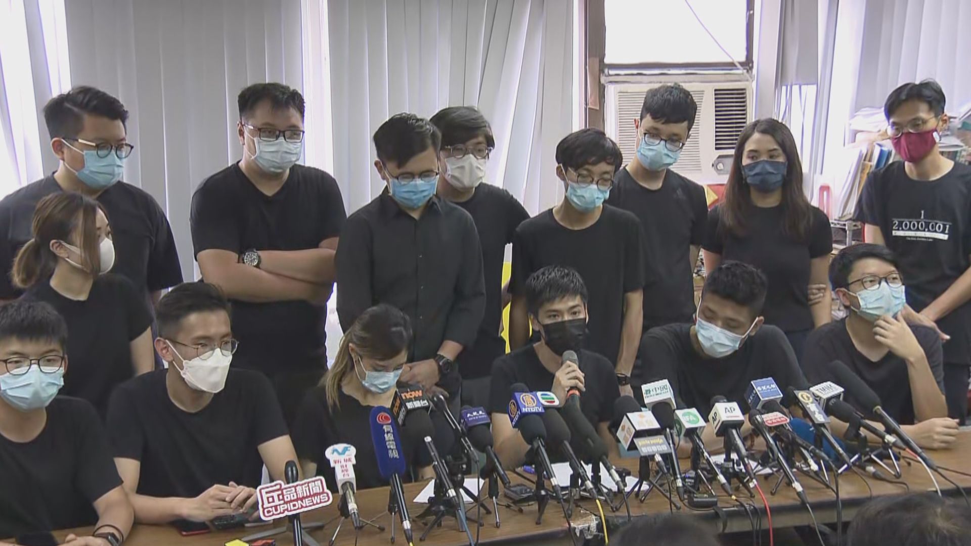 抗爭派初選出線者會與泛民商議共同拒簽確認書