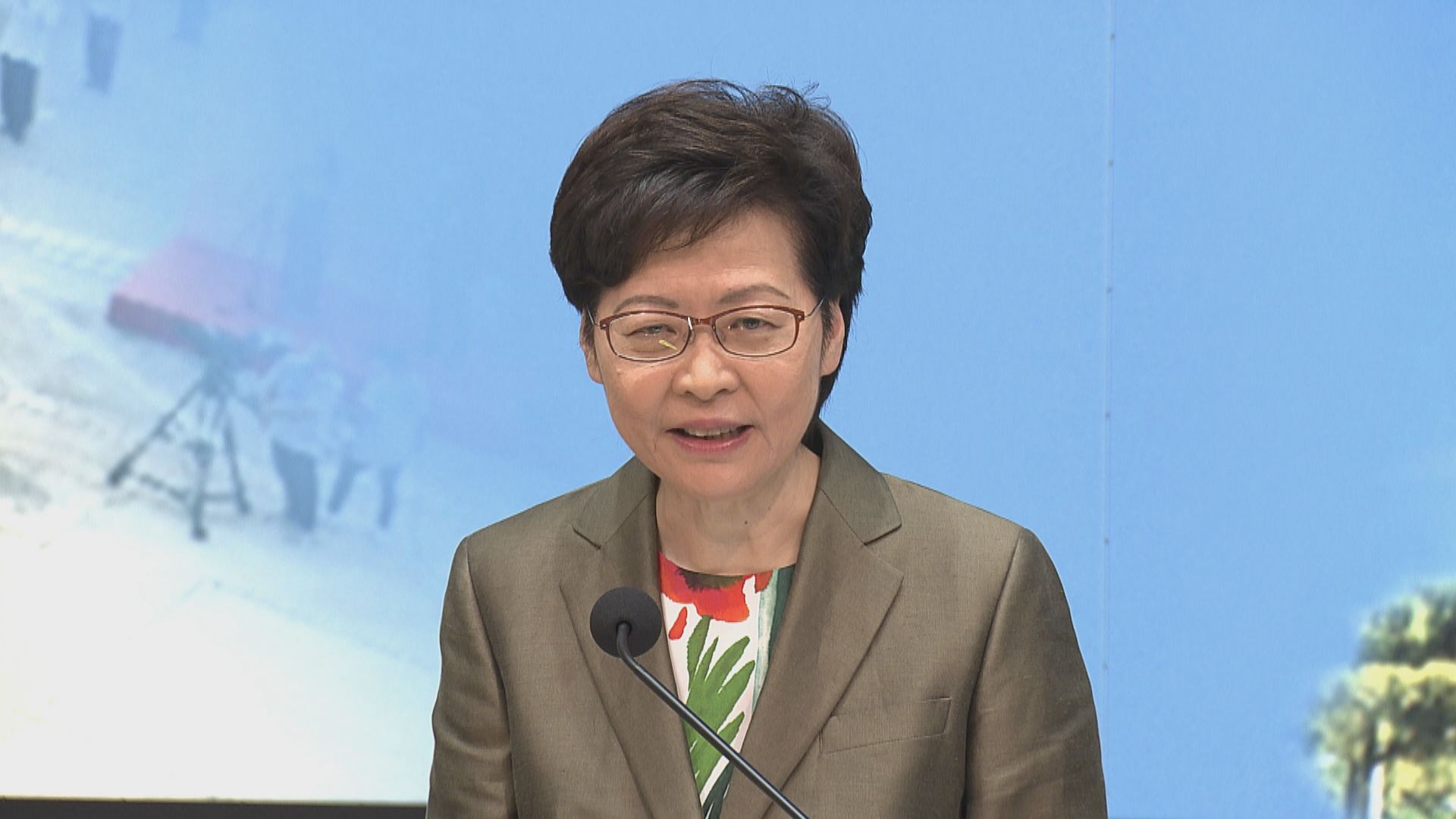 林鄭︰資格審查委員會將加入若干名社會人士