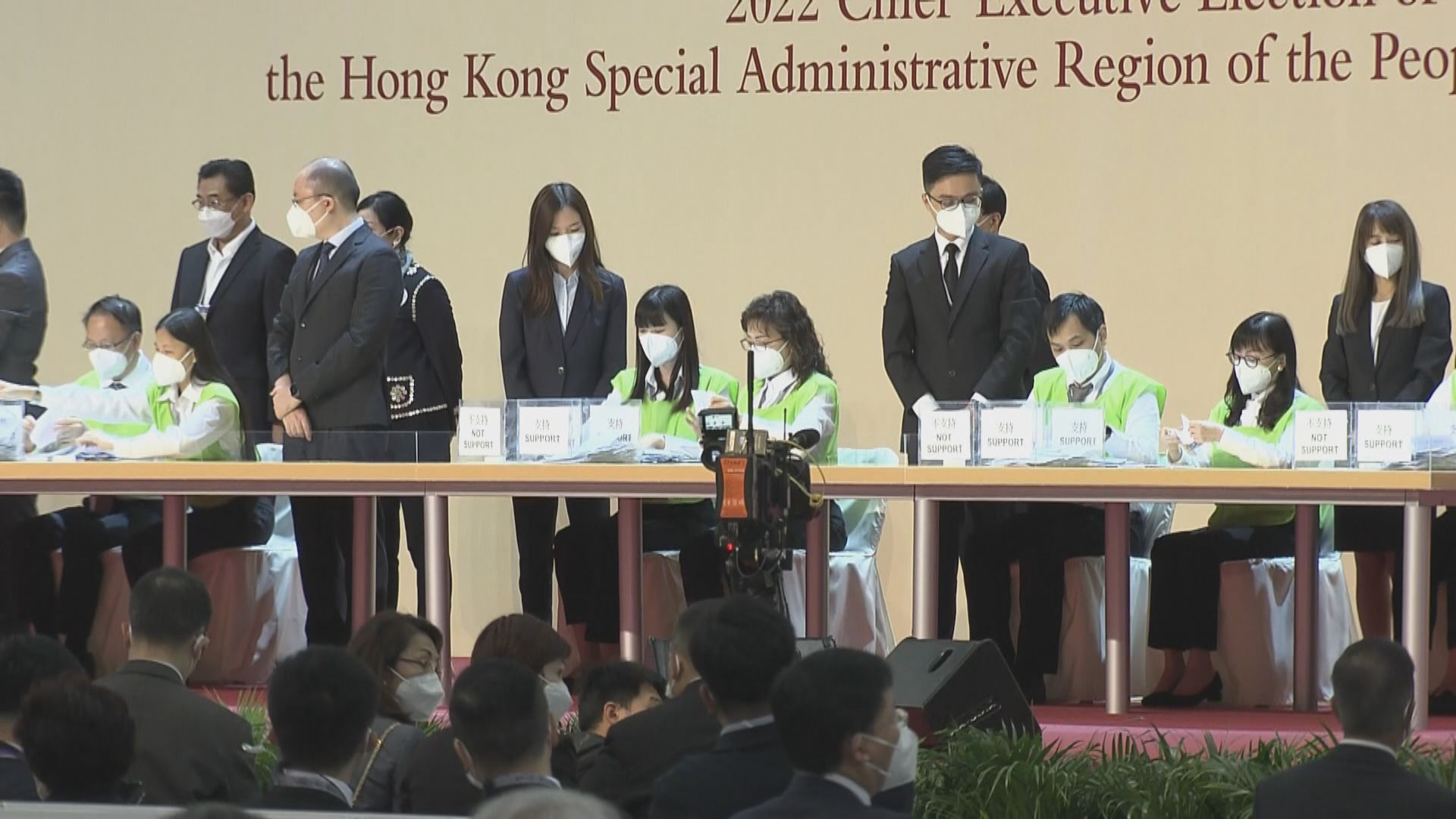 馮驊稱23分鐘完成點票　4張無效選票未經填劃