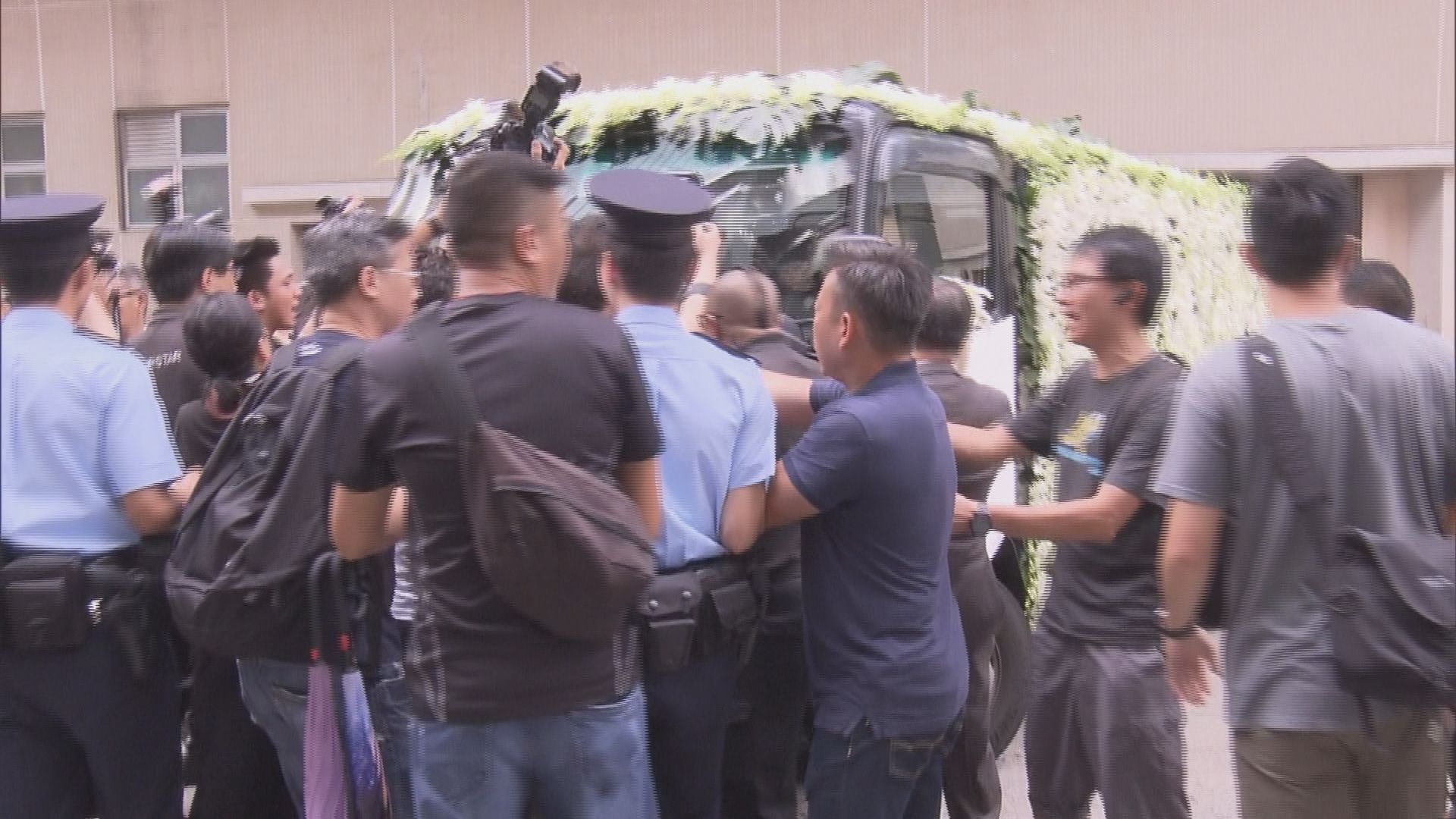 多名藝人出席盧凱彤大殮儀式