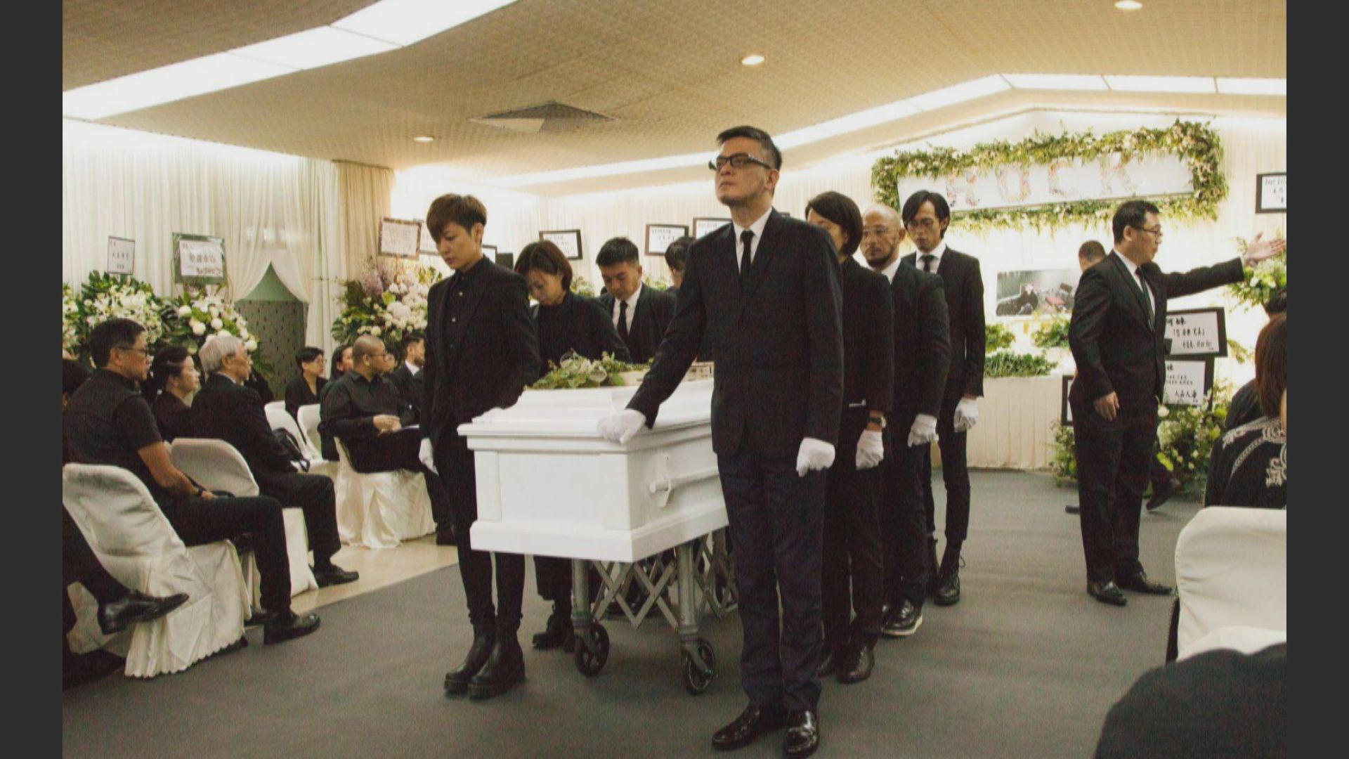 歌手盧凱彤早上出殯