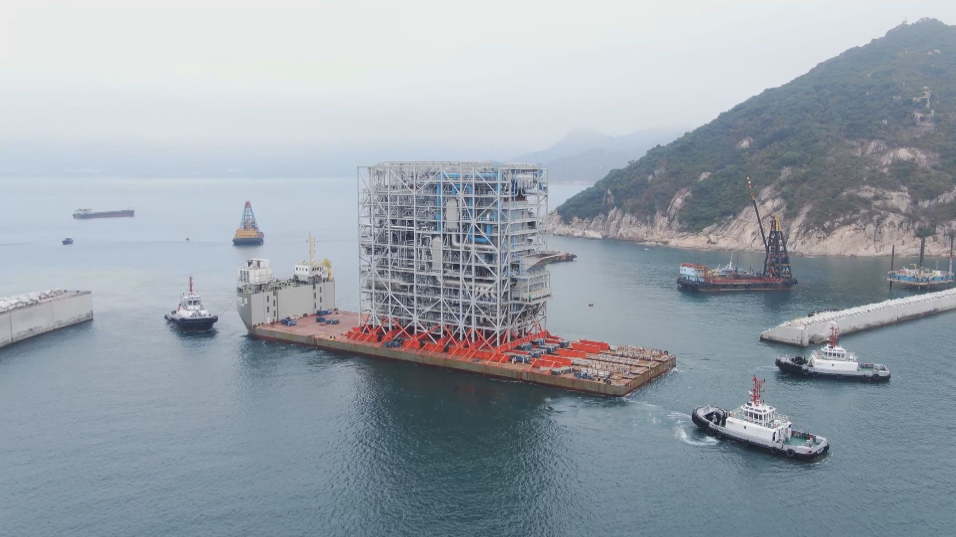 I·PARK1首個巨型機電設備組件運抵香港