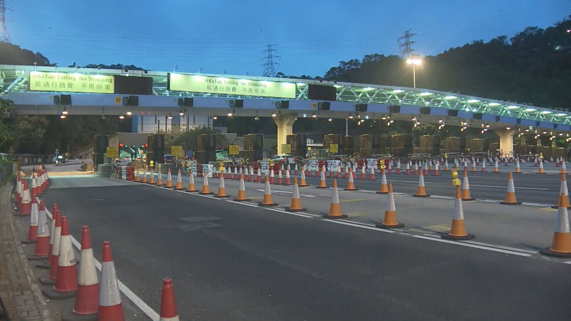 「易通行」即日在青沙管制區實施　 逾千輛車過隧道未貼車輛貼