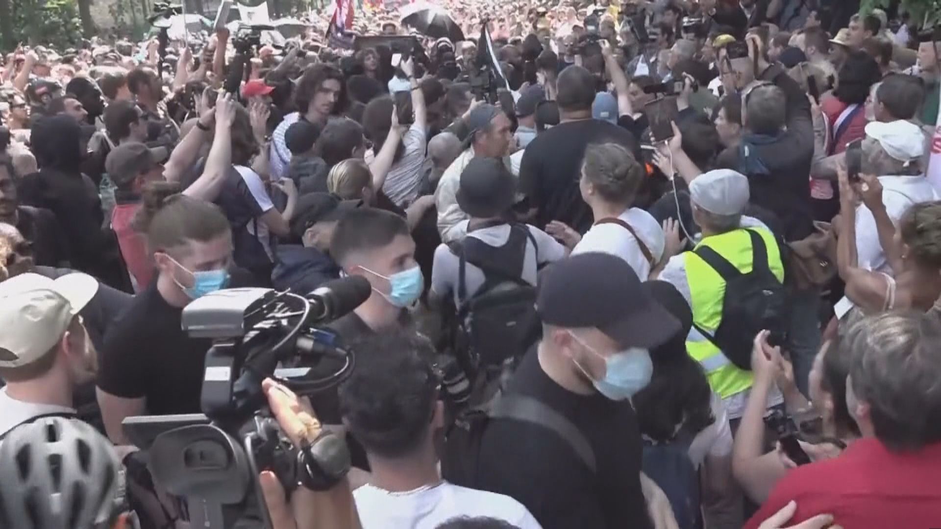 法國巴黎勞動節遊行爆發衝突