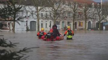 歐洲多國現惡劣天氣 西歐水浸北歐暴風雪