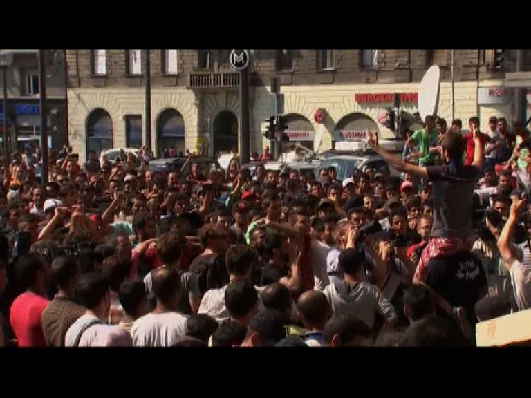 約千名難民滯留布達佩斯火車站