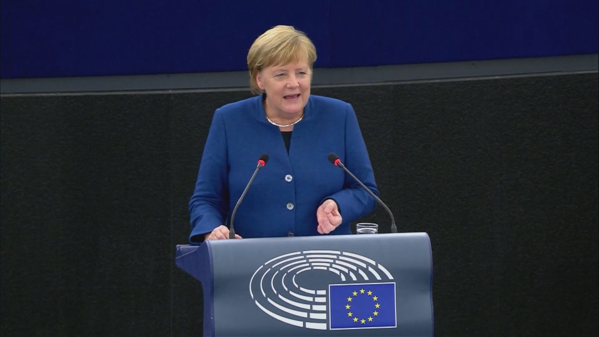 默克爾表態支持建立歐洲軍