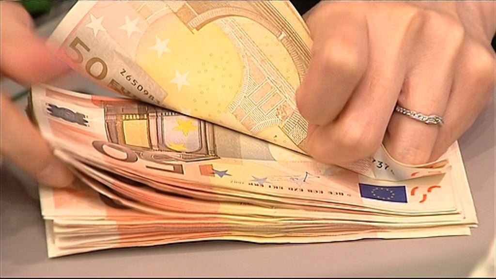 【修憲失敗】意國銀行股急挫　歐元回穩