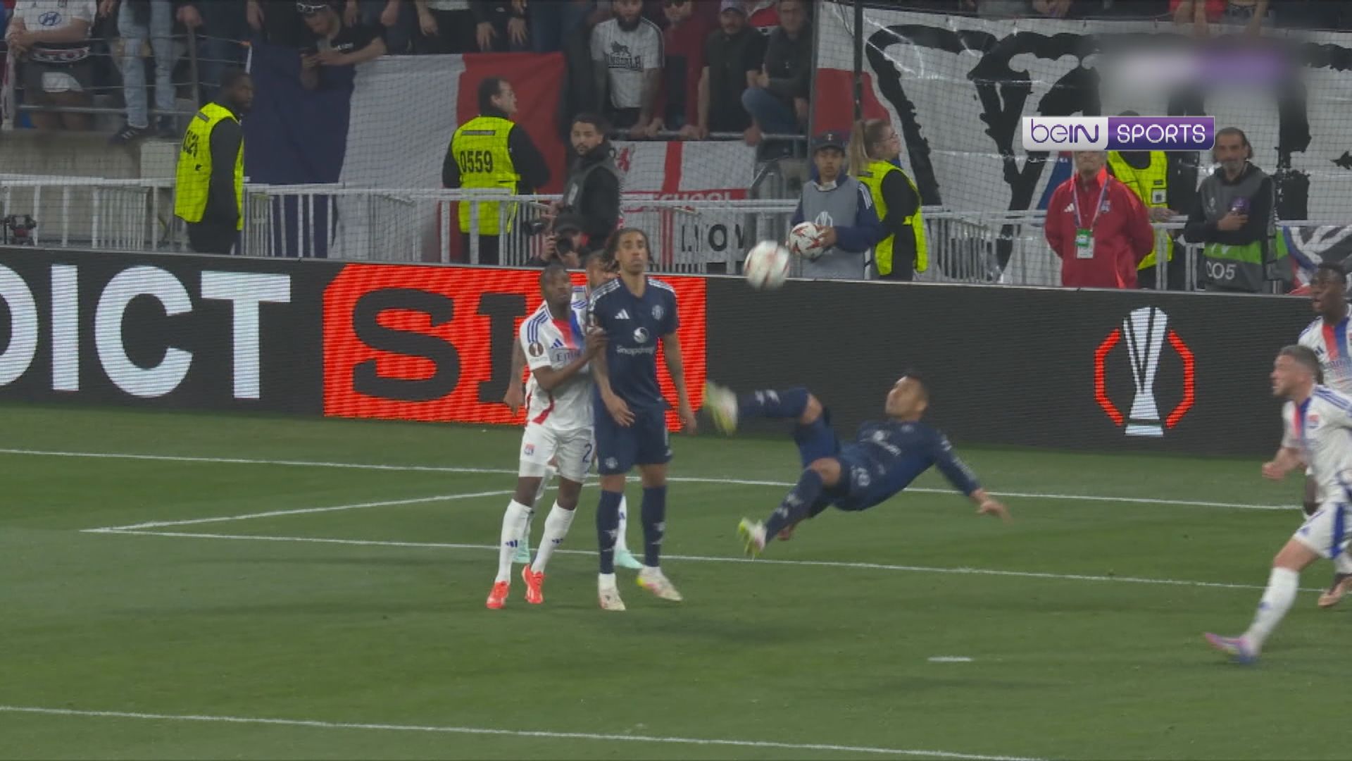 歐霸精華｜八強首回合　里昂主場2比2逼和曼聯