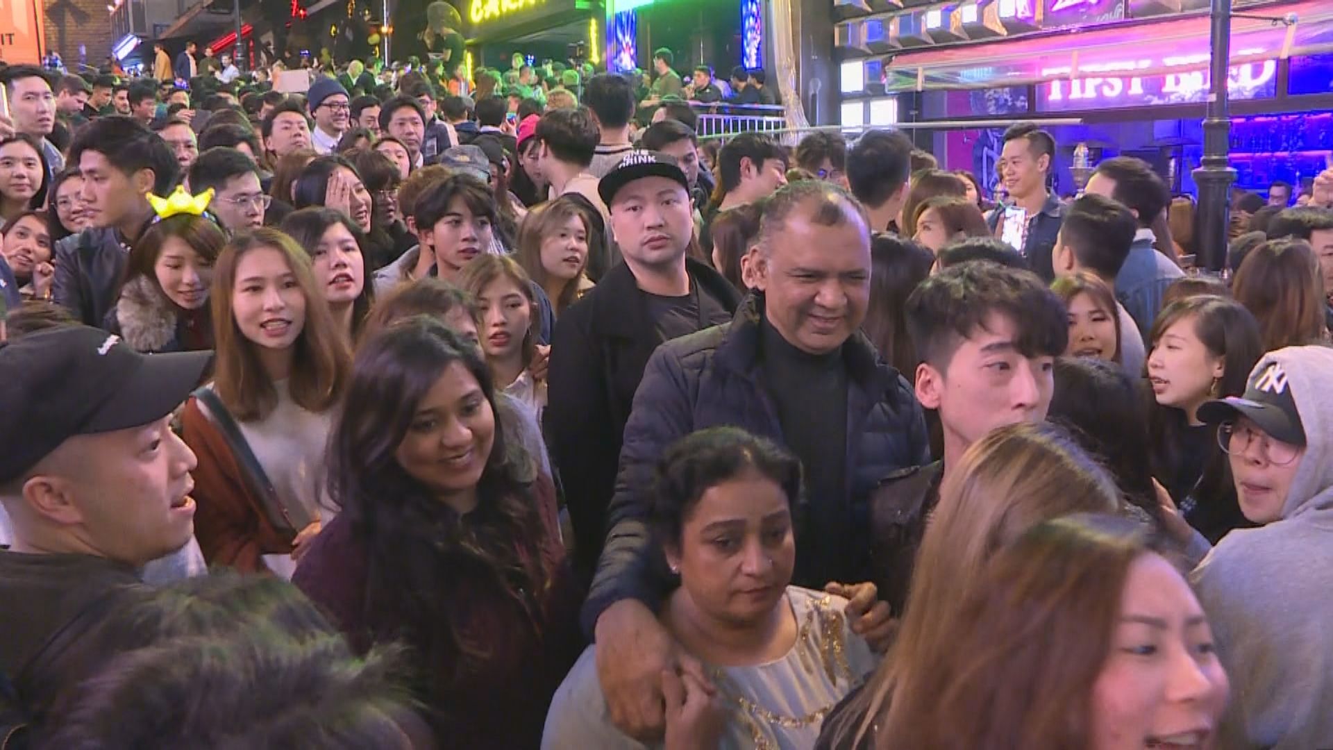 中環蘭桂坊除夕夜人流較往年冷清