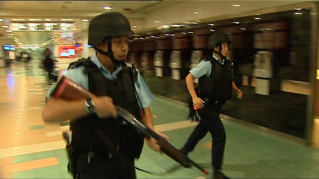 警方上環演習模擬恐怖分子劫船