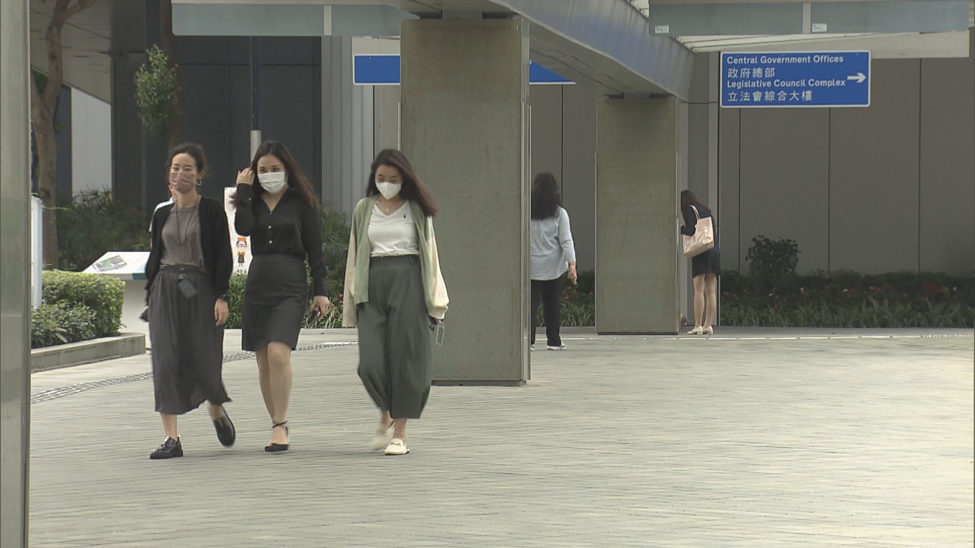 行會通過公務員劃一加薪2.5%　追溯至4月1日