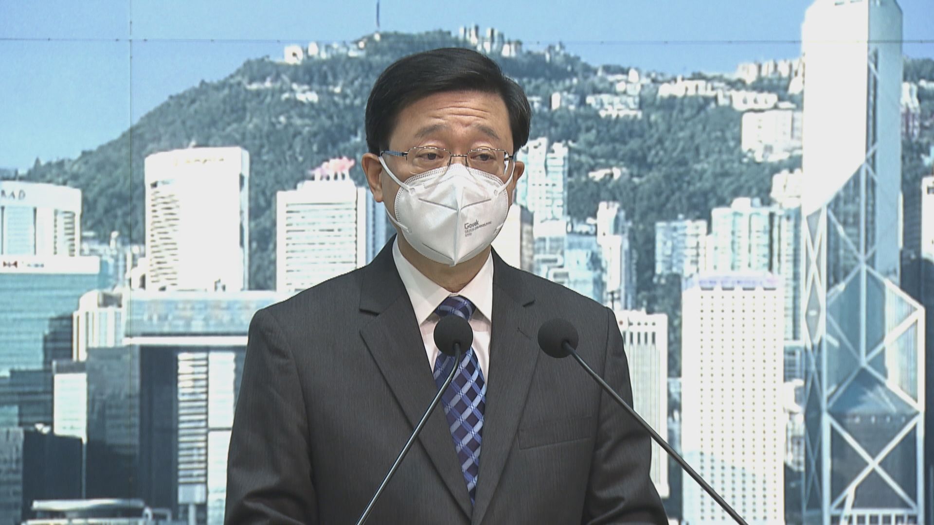 李家超：不會取消紅黃碼　口罩令繼續維持