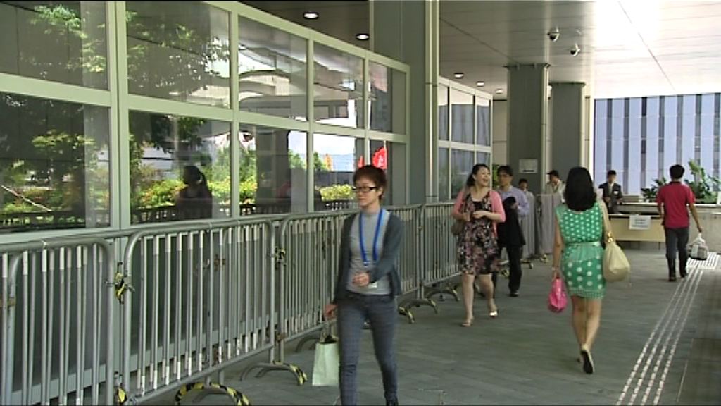 消息指行會批公務員額外加薪0.5個百分點