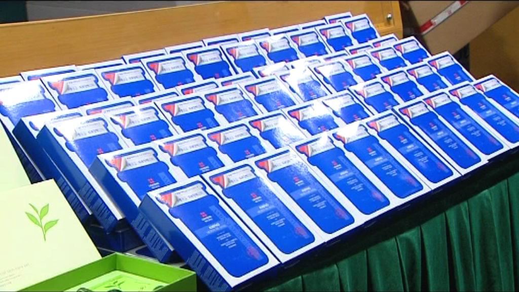 海關破懷疑冒牌化妝品集團　檢逾萬件貨品