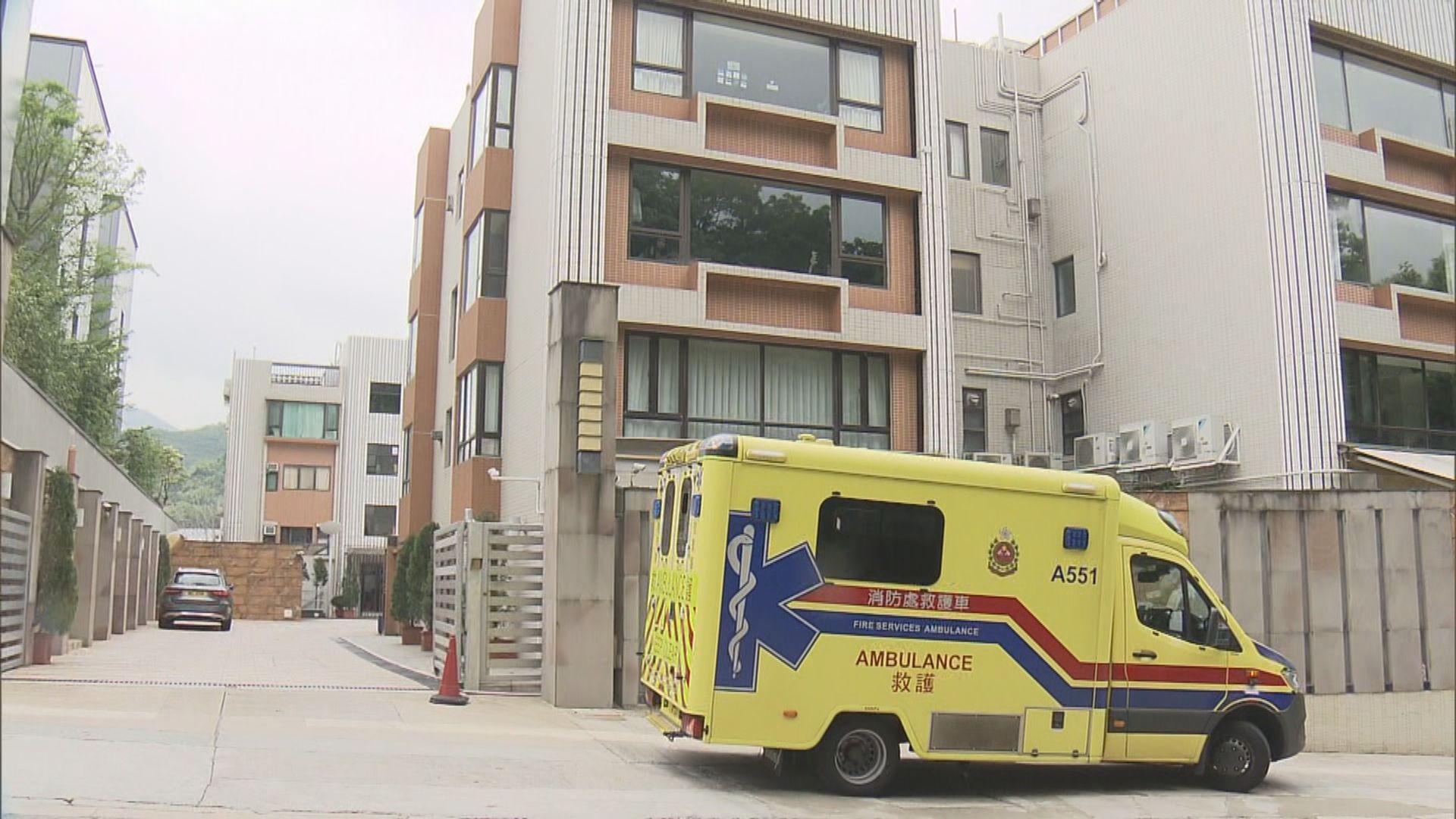 港島南區外籍男子意外墮樓受傷