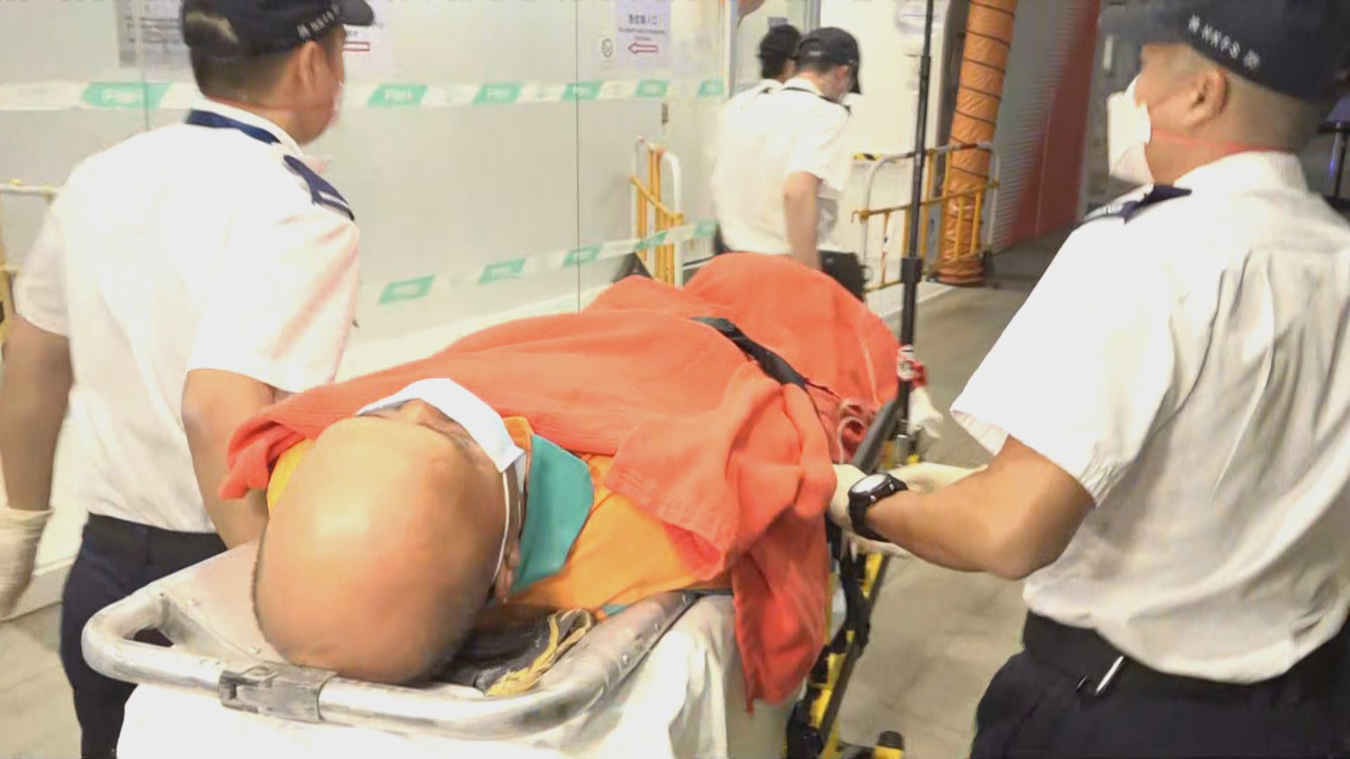 機場三跑地盤工業意外 兩名工人受傷送院