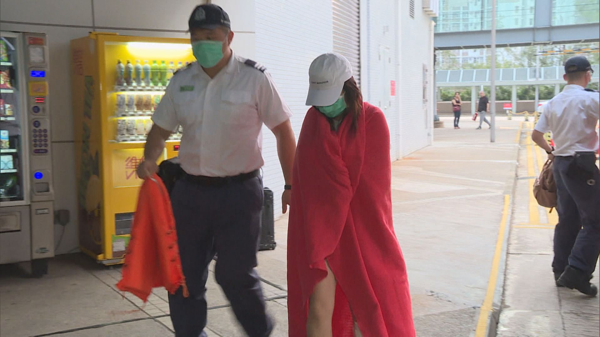 一對男女柴灣海面划艇墮海獲救