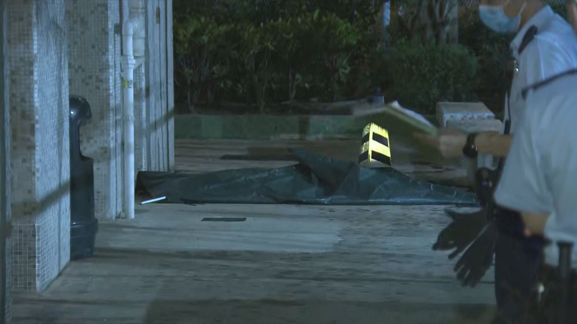 粉嶺男子墮樓亡　樓上單位發現一具男屍