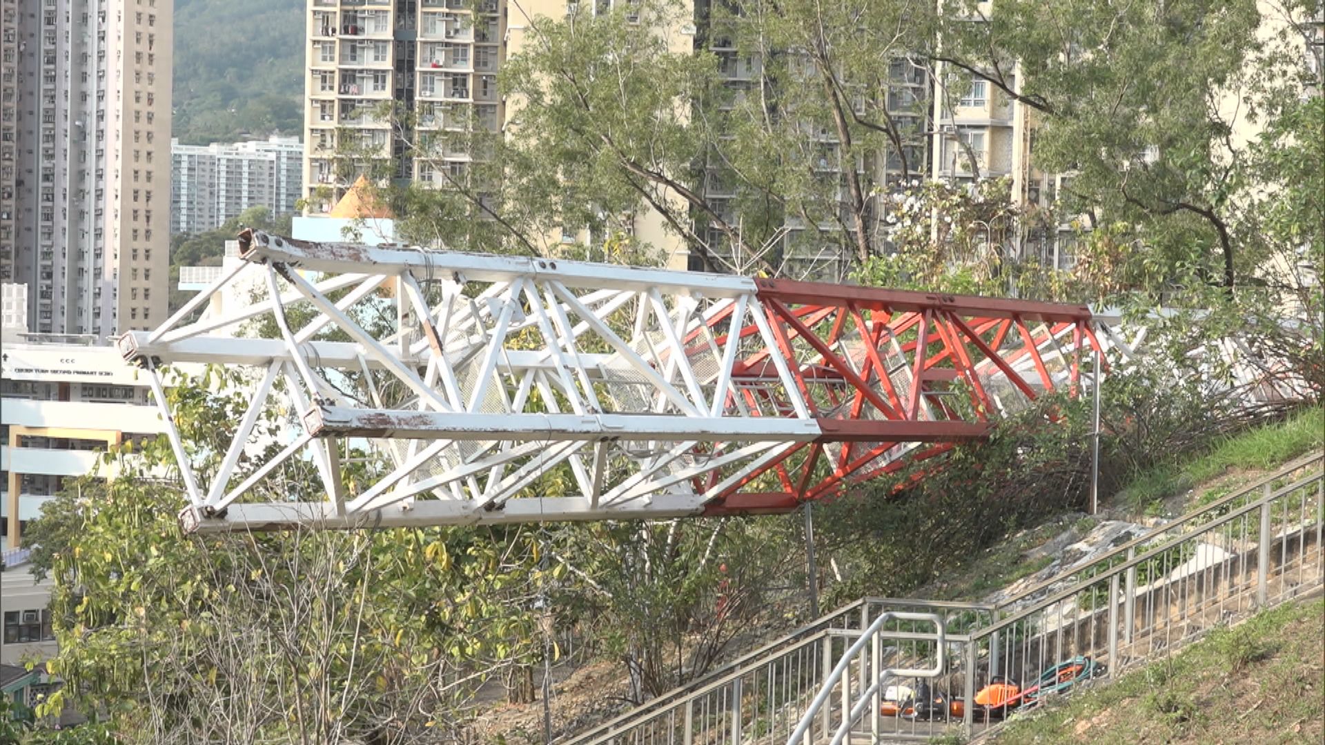 葵涌地盤天秤倒塌　附近道路封閉