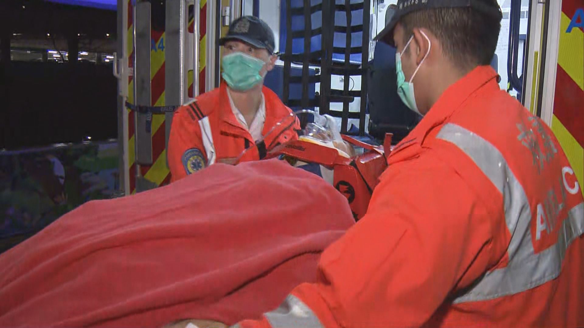 九龍城教堂鐵閘倒塌壓傷一女子