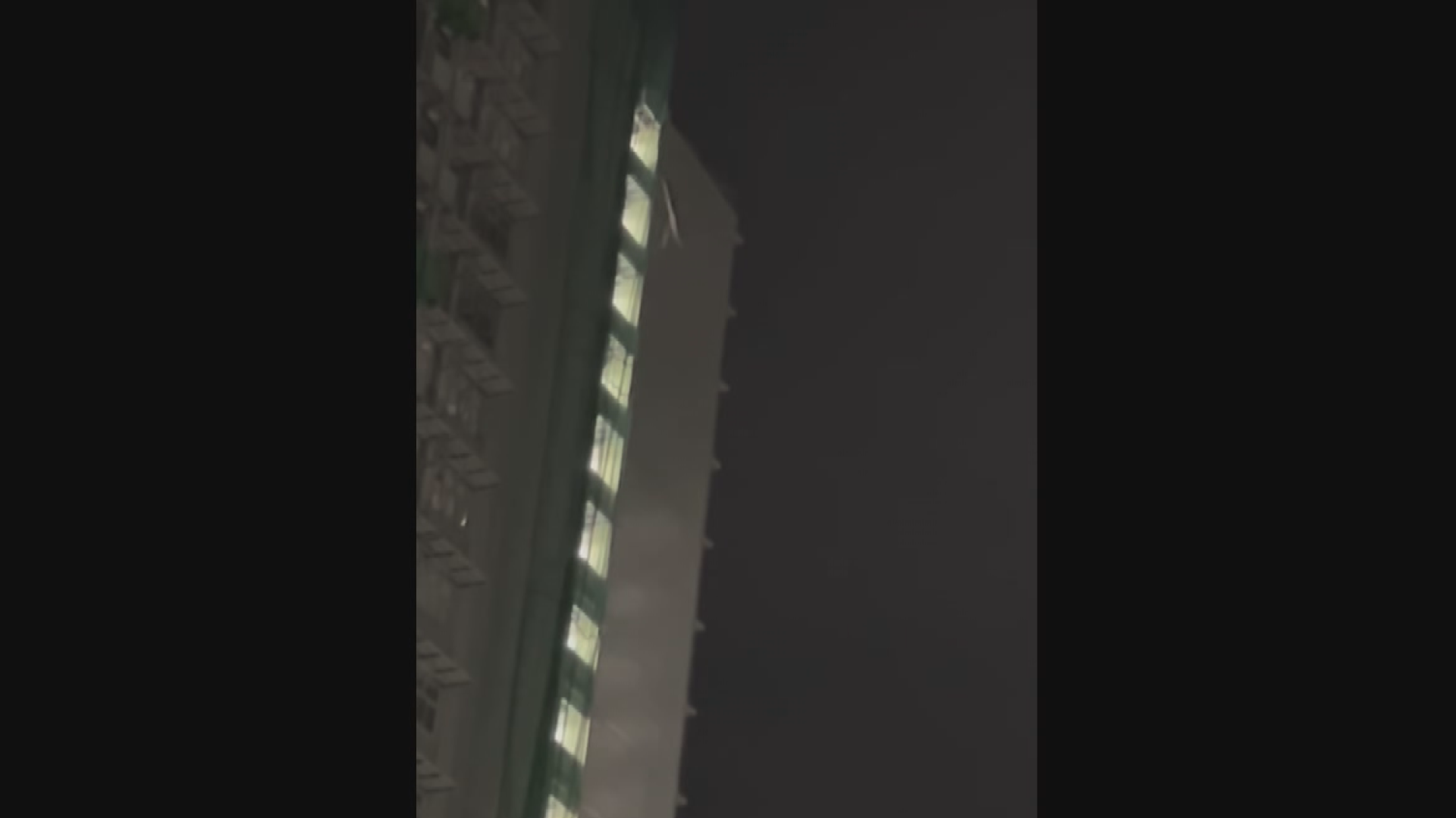 屯門欣寶路簡約公屋地盤工人高空擲物　建築署警告承建商