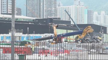 啟德體育園地盤吊臂車傾側 無人受傷