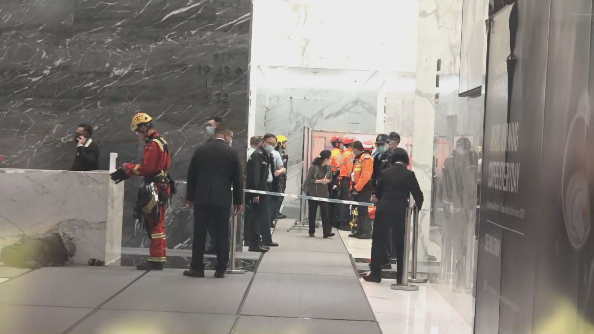 觀塘商廈清潔工疑墮升降機槽死亡