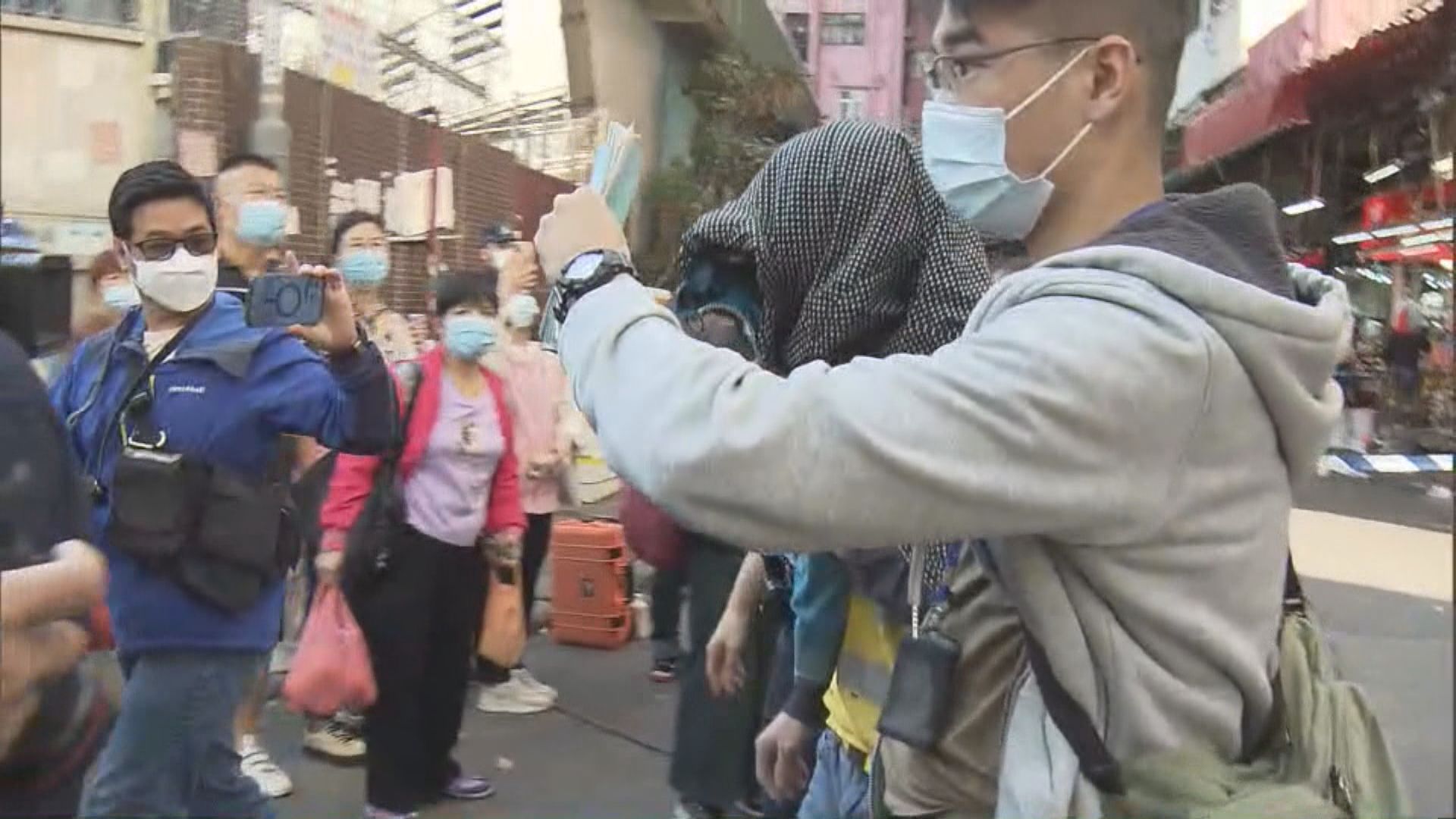 旺角飛墮鐵枝擊斃女途人　警拘一裝修工