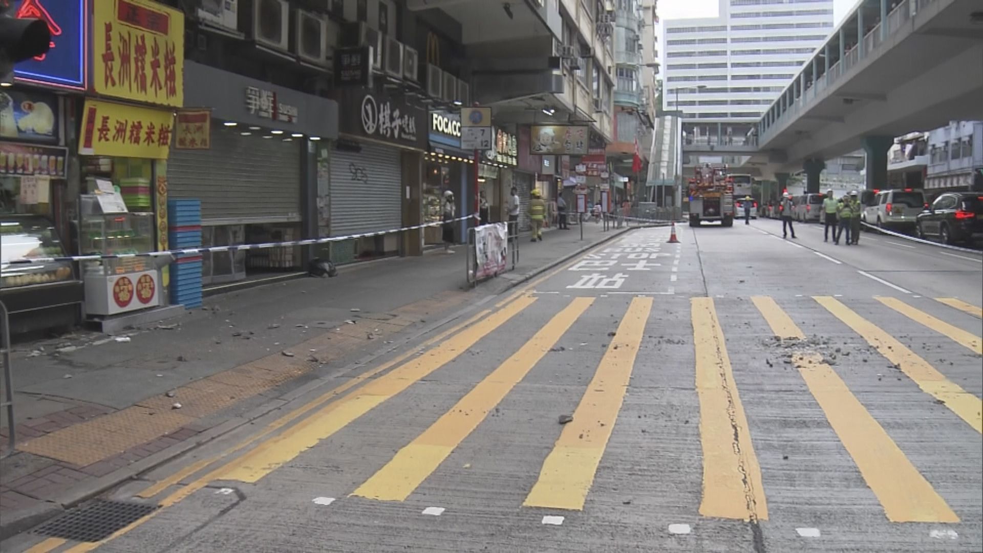 旺角道寶安大廈再有外牆石屎剝落