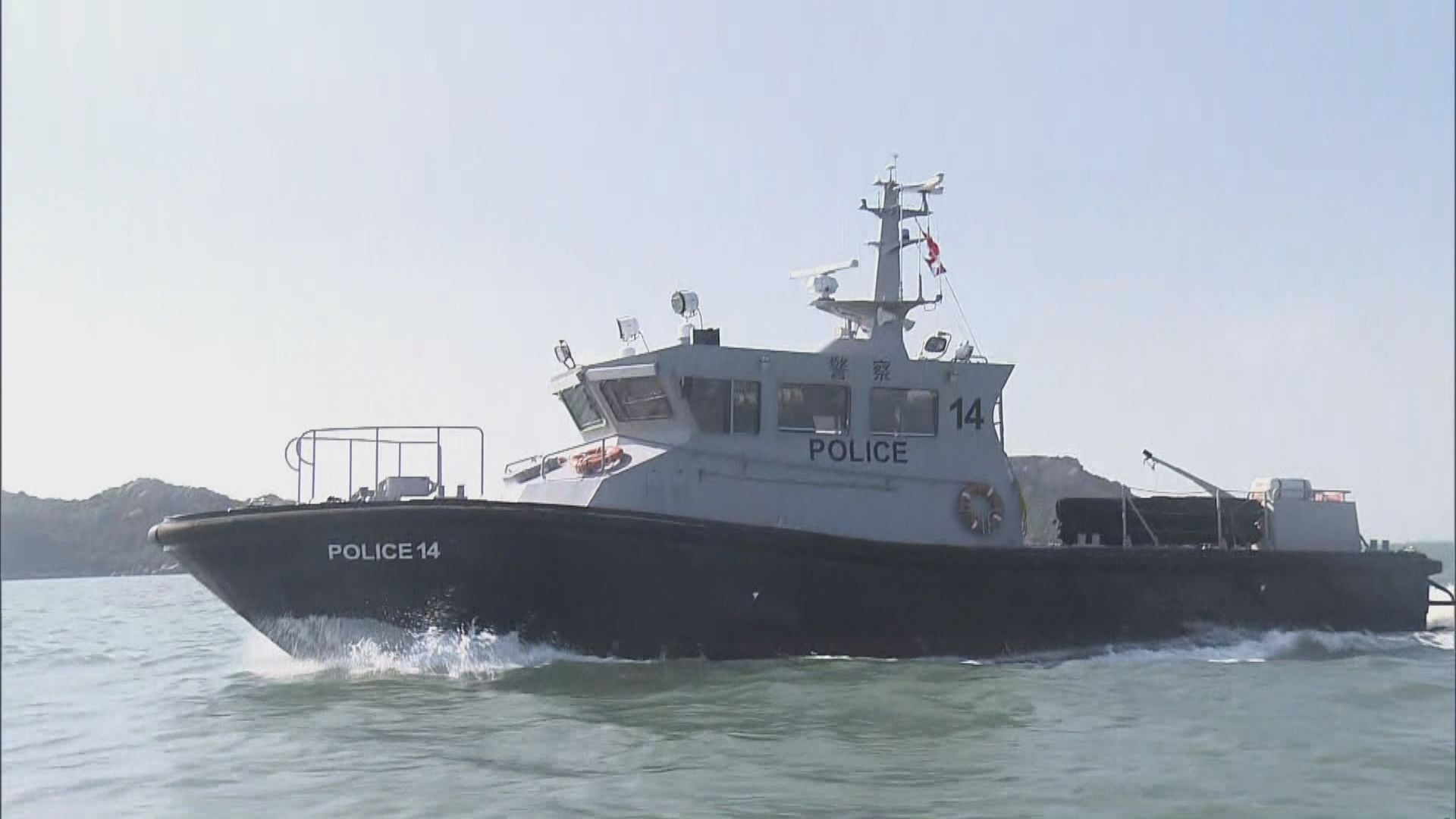 警方吊起翻側水警快艇　繼續搜索失蹤女警