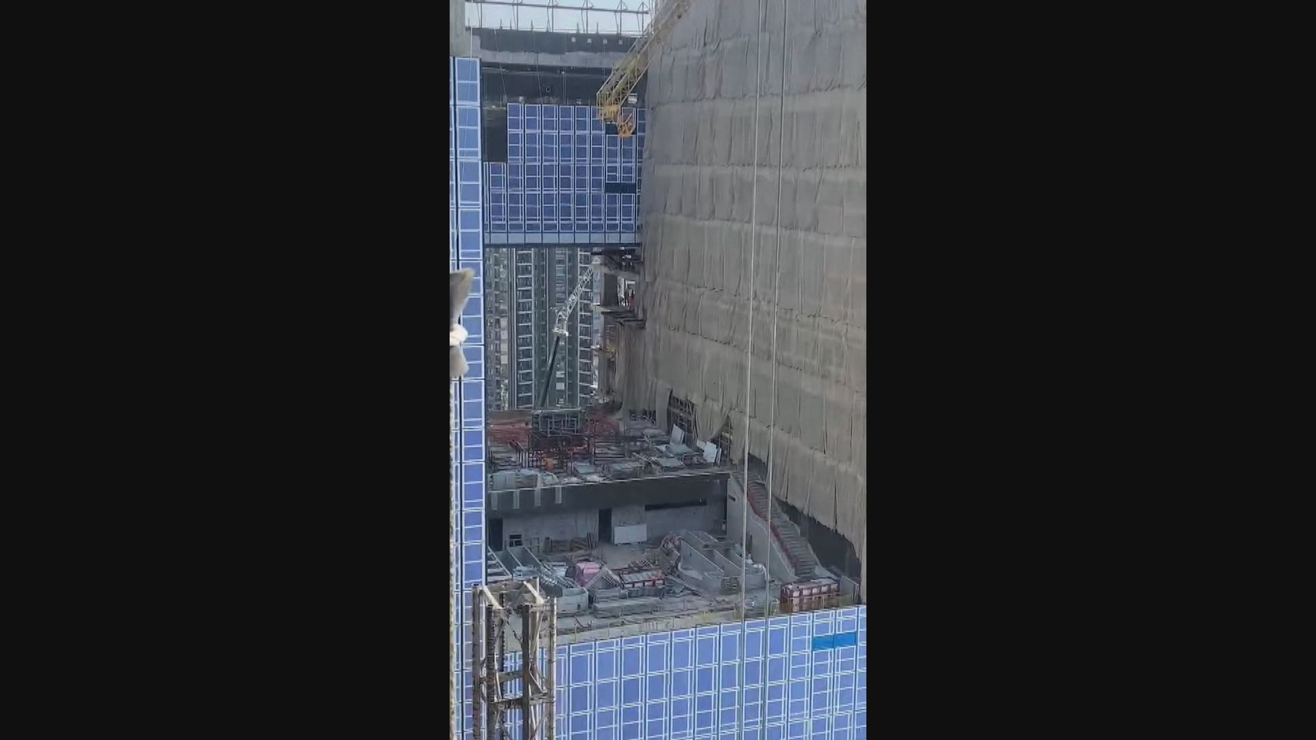 將軍澳入境處地盤有天秤倒塌