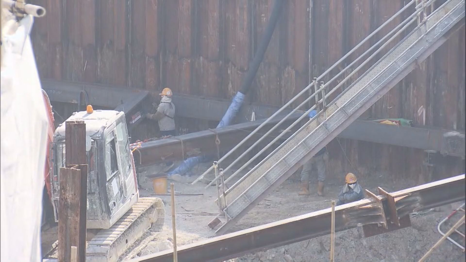 將軍澳入境處地盤塌天秤無人傷　初步懷疑機件故障