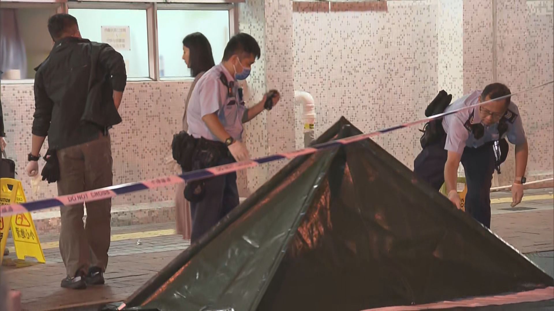 將軍澳老翁持棍襲擊妻子後墮樓亡　警列傷人及自殺案