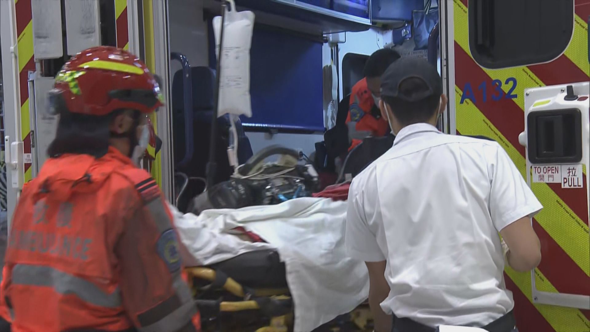 屯門有船員墮下船艙被困　送院後死亡