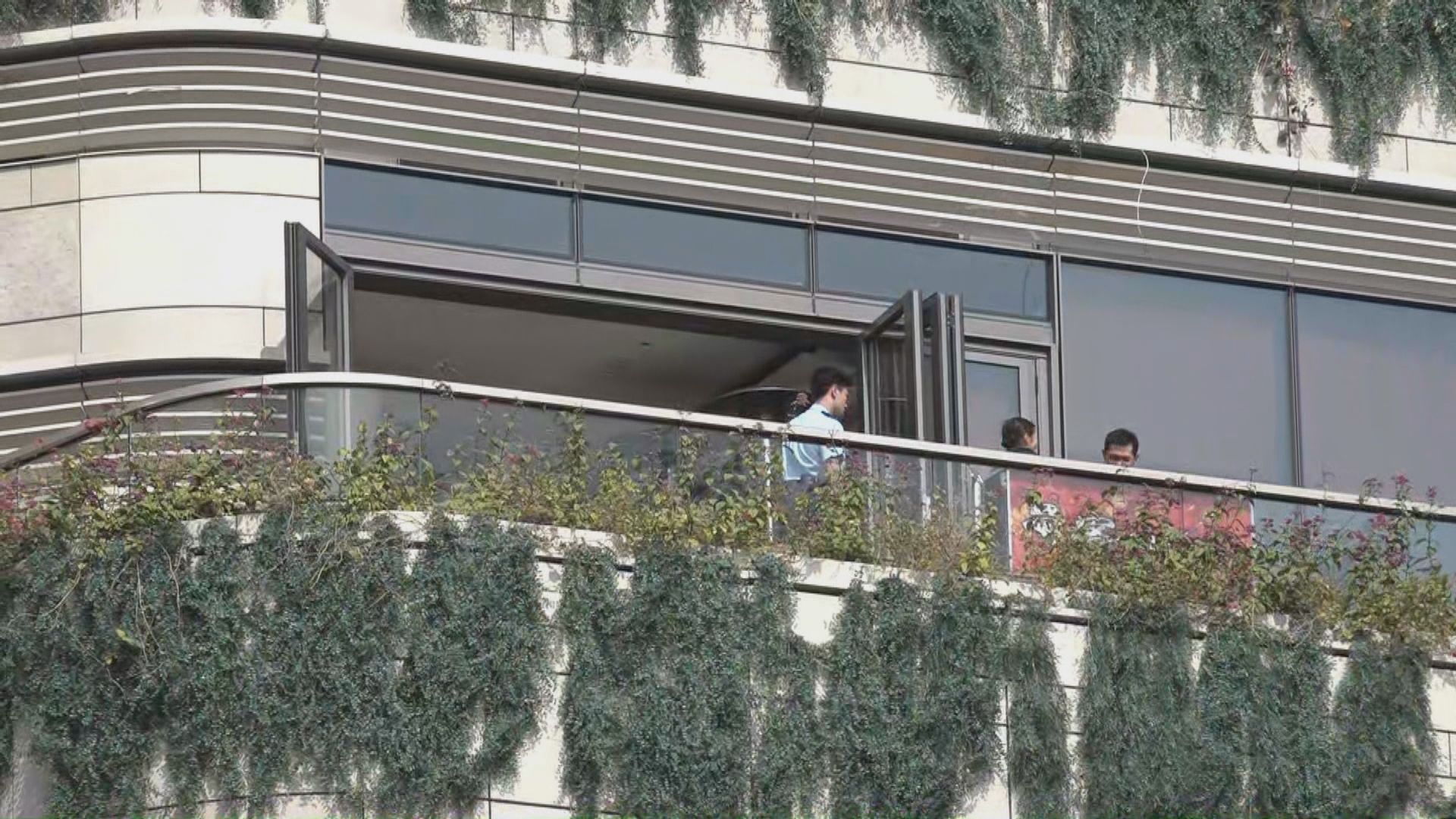 尖沙咀一個商場一對男女高處墮下死亡