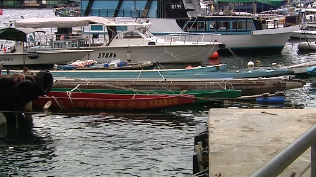 一艘龍舟在鴨脷洲翻側兩人傷